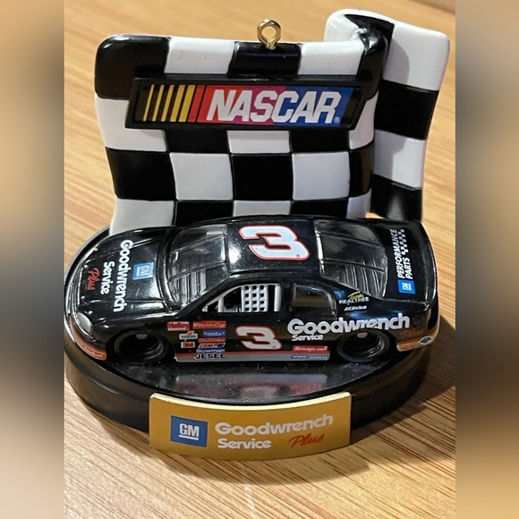 Dale Earnhardt Christmas ornament - Picture 1 of 7